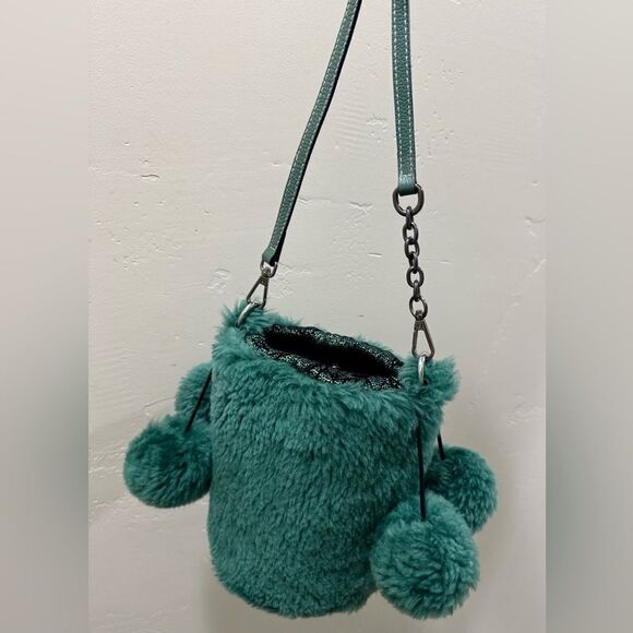 Chic Design Handmade Genuine Shearling Drawstring Bucket Bag & Multi Style Use - Picture 11 of 15